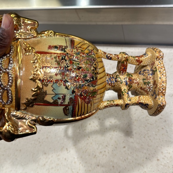 VINTAGE ROYAL SATSUMA VASE, TRIPLE HANDLE, HAND PAINTED, JAPANESE - Picture 10 of 11